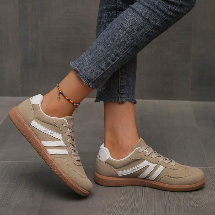 Camden Court Sneaker in Sand mit klassischer Gummisohle
