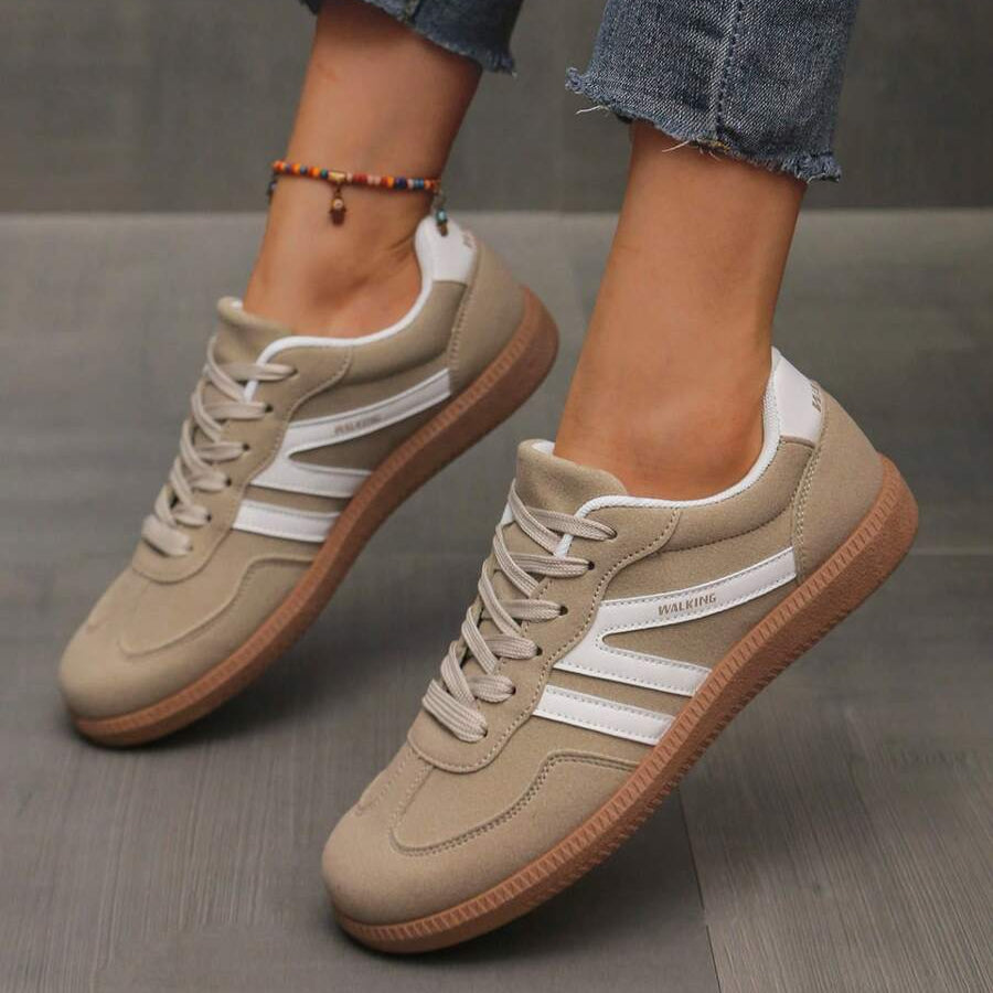 Camden Court Sneaker in Sand mit klassischer Gummisohle