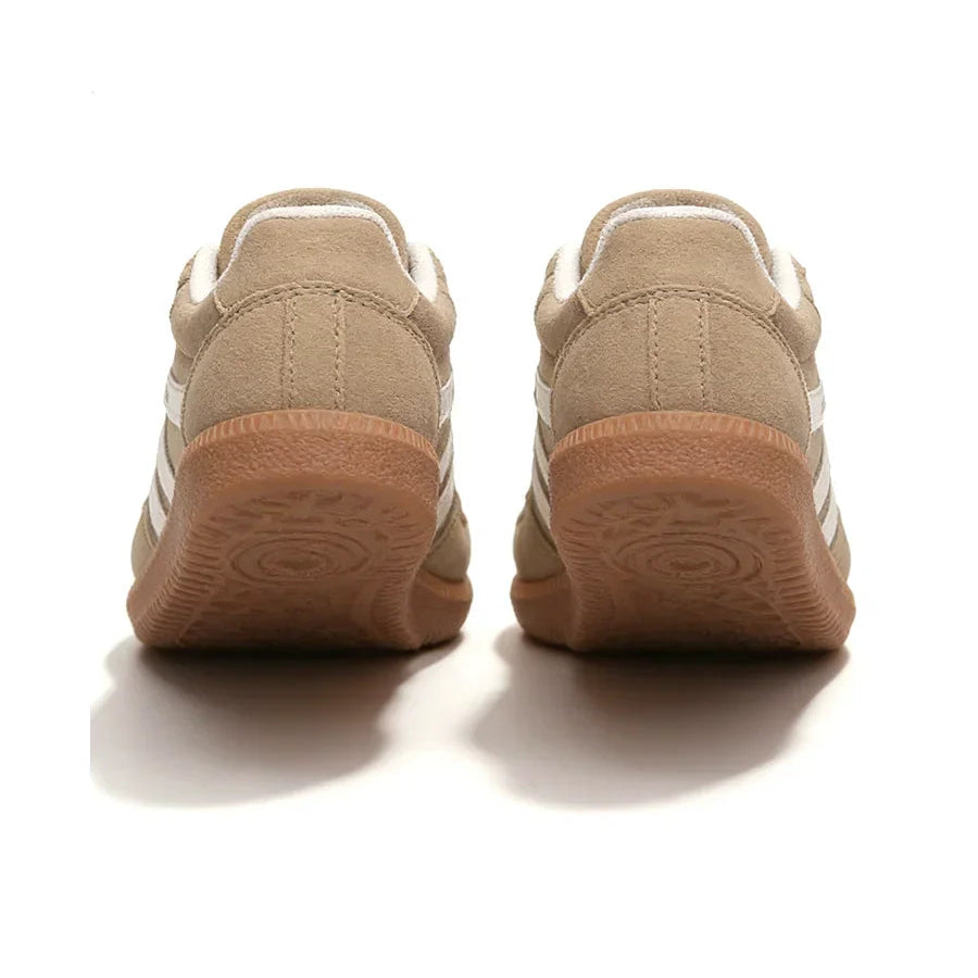 Camden Court Sneaker in Sand mit klassischer Gummisohle