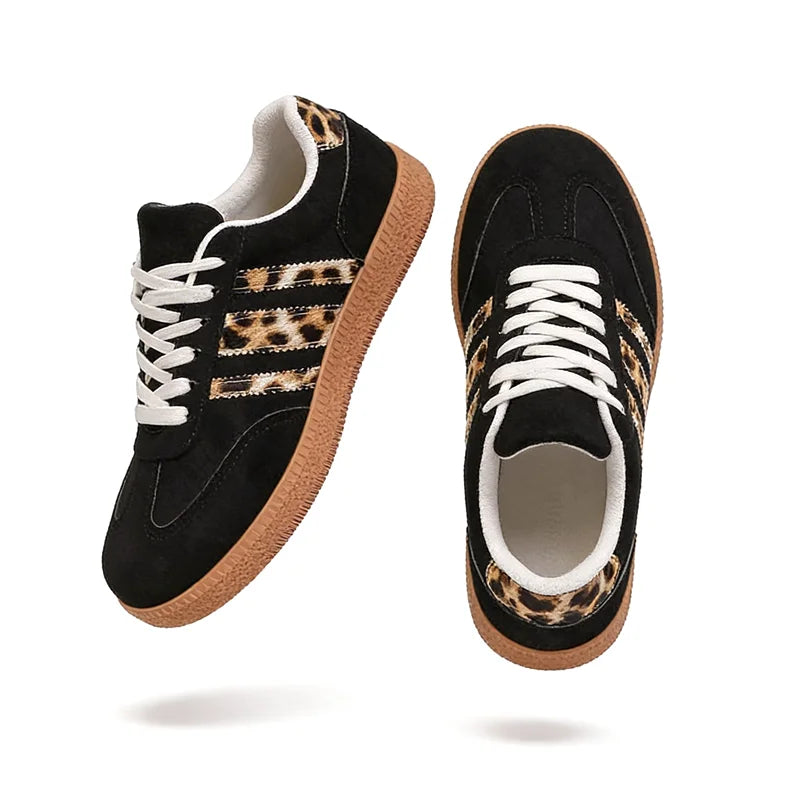 Retro-Sneaker im Samba-Stil in Schwarz mit Leopardenmuster
