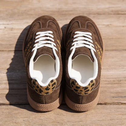 Retro-Sneaker für Damen – Edles Braun mit Leopardenmuster