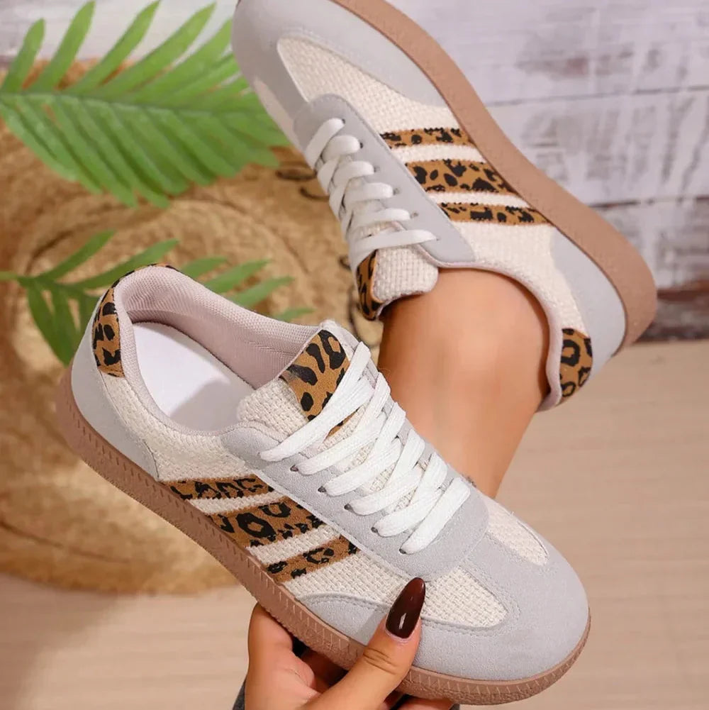 Limitierte Edition Retro-Sneaker im Samba-Stil mit Leopardenmuster