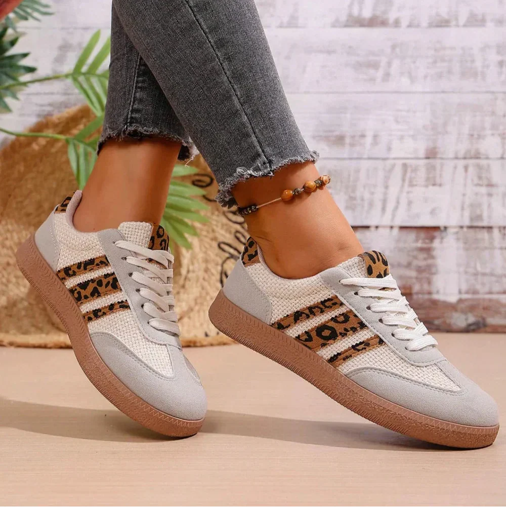 Limitierte Edition Retro-Sneaker im Samba-Stil mit Leopardenmuster