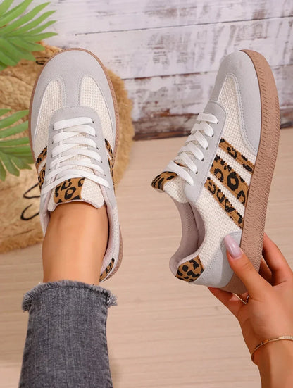 Limitierte Edition Retro-Sneaker im Samba-Stil mit Leopardenmuster